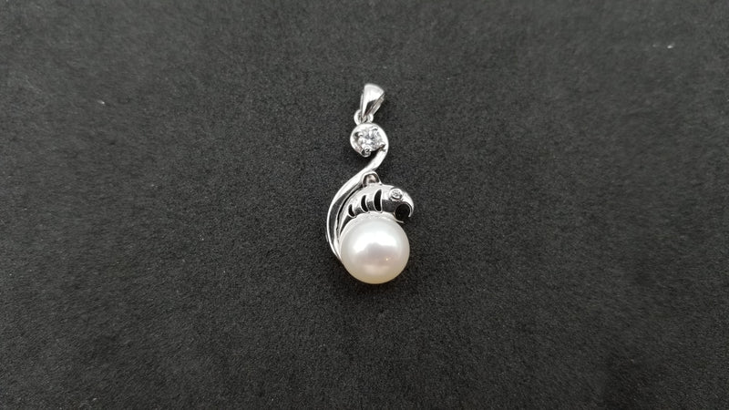 FRESHWATER CULTURE PEARL W/CUBIC ZIRCONIA STERLING SILVER PENDANT