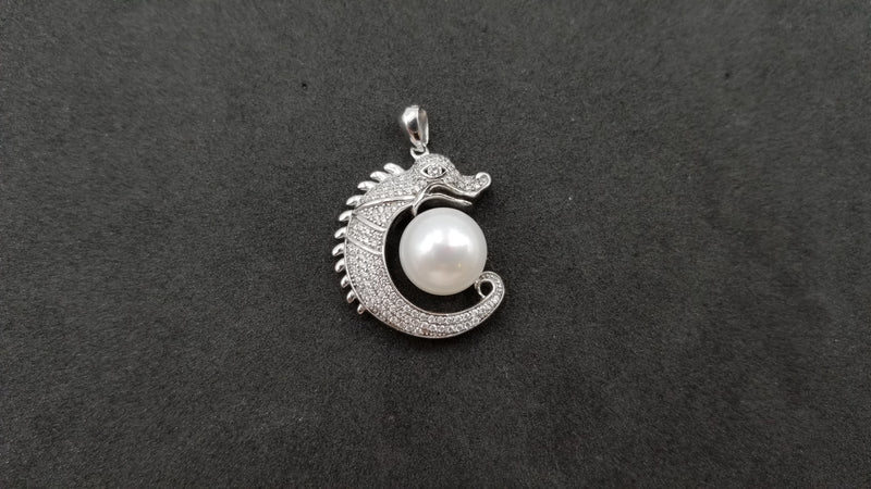 FRESHWATER CULTURE PEARL W/CUBIC ZIRCONIA STERLING SILVER DRAGON PENDANT