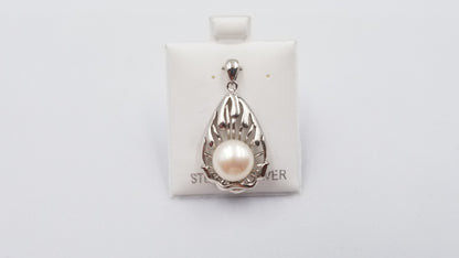 FRESHWATER CULTURE POTATO PEARL STERLING SILVER PENDANT