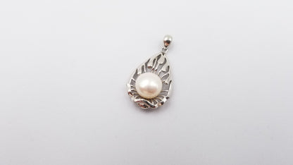 FRESHWATER CULTURE POTATO PEARL STERLING SILVER PENDANT