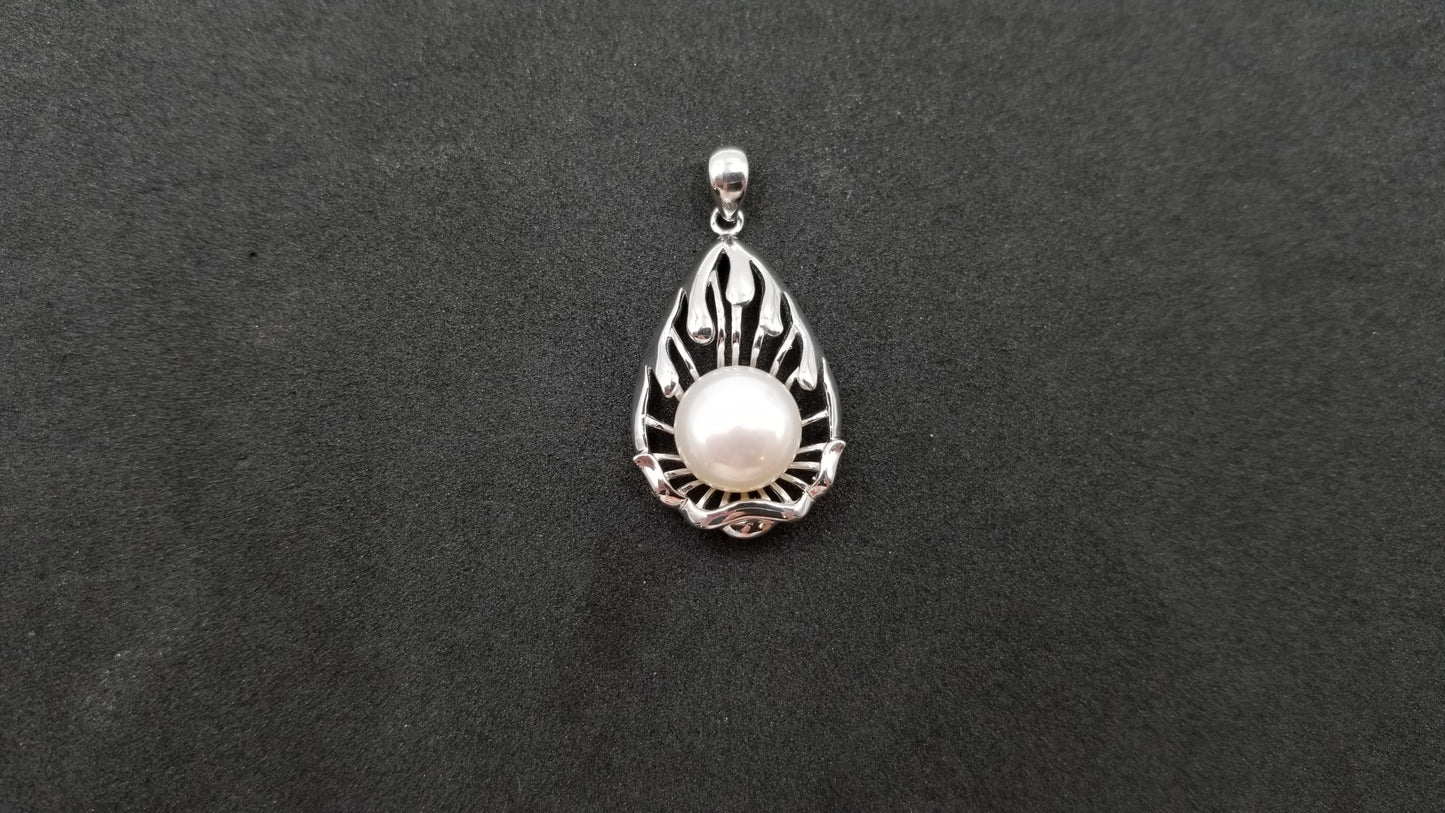 FRESHWATER CULTURE POTATO PEARL STERLING SILVER PENDANT