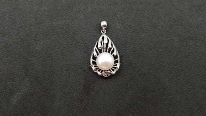 FRESHWATER CULTURE POTATO PEARL STERLING SILVER PENDANT