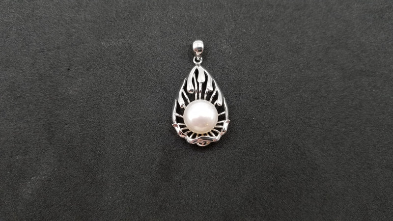 FRESHWATER CULTURE POTATO PEARL STERLING SILVER PENDANT