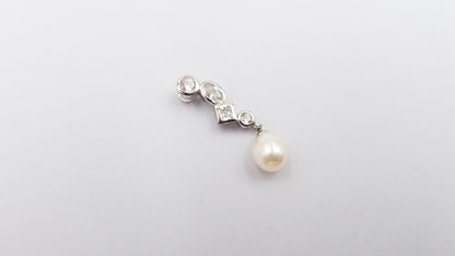 FRESHWATER CULTURE PEARL TEAR DROP SHAPE WITH CUBIC ZIRCONIAS STERLING SILVER PENDANT
