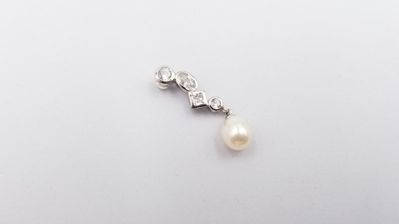 FRESHWATER CULTURE PEARL TEAR DROP SHAPE WITH CUBIC ZIRCONIAS STERLING SILVER PENDANT