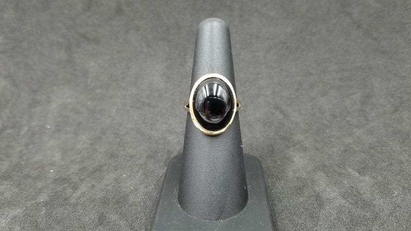 BLACK ONYX 12X16 OVAL 14 KT YELLOW GOLD RING