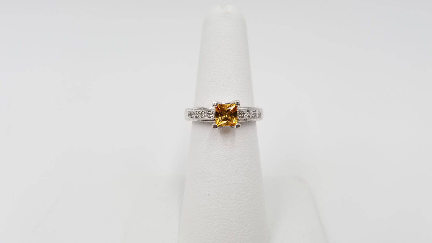 CITRINE ( SQUARE ) WITH DIAMONDS 14 KT WHITE GOLD RING