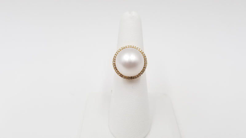 SOUTHSEA PEARL ( 13.5 MM ) WITH DIAMONDS 18 KT WHITE GOLD HALO RING