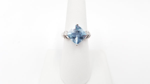 BLUE TOPAZ ( SQUARE CHECKER BOARD CUT ) WITH DIAMONDS 14 KT WHITE GOLD RING