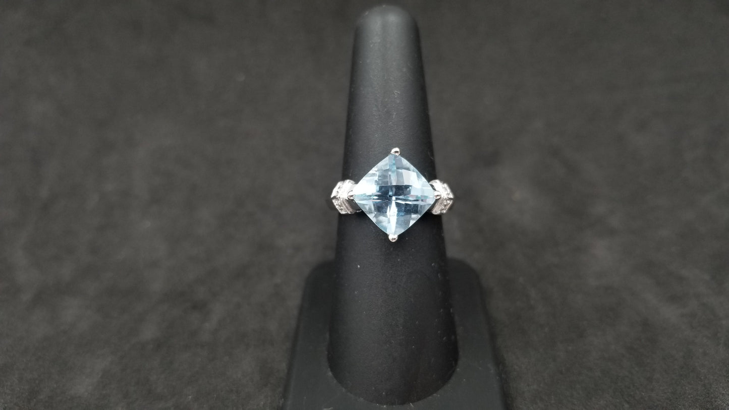 BLUE TOPAZ ( SQUARE CHECKER BOARD CUT ) WITH DIAMONDS 14 KT WHITE GOLD RING