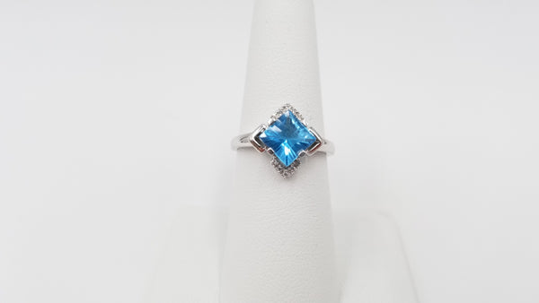 BLUE TOPAZ ( SQUARE ) WITH DIAMONDS 14 KT WHITE GOLD RING