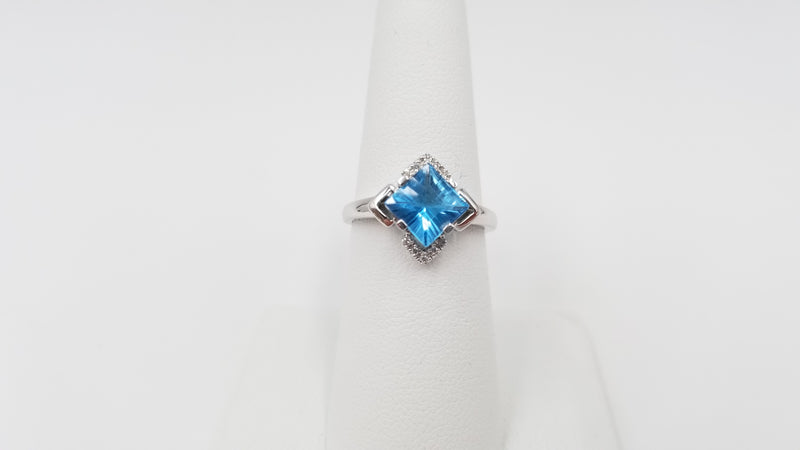 BLUE TOPAZ ( SQUARE ) WITH DIAMONDS 14 KT WHITE GOLD RING