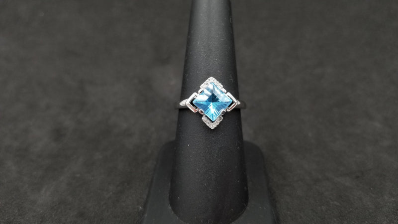 BLUE TOPAZ ( SQUARE ) WITH DIAMONDS 14 KT WHITE GOLD RING