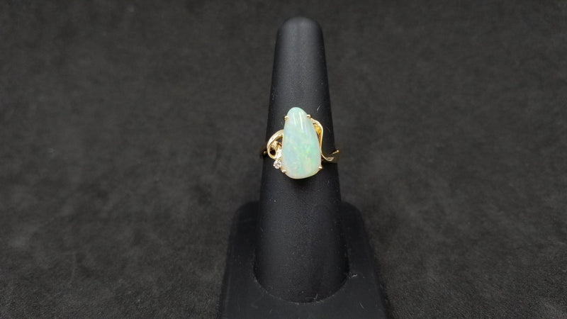 OPAL ( AUSTRALIA ) FREEFORM STYLE WITH DIAMONDS 14 KT YELLOW GOLD RING