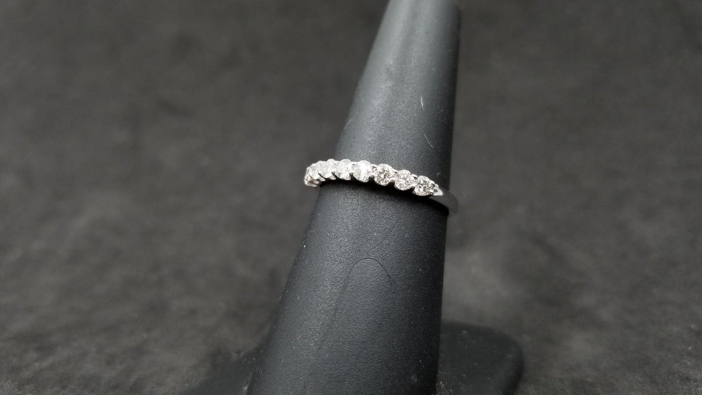 DIAMONDS 0.50 CT 18 KT WHITE GOLD BAND