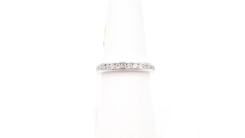 DIAMONDS 18 KT WHITE GOLD CHANNEL SET ETERNITY BAND