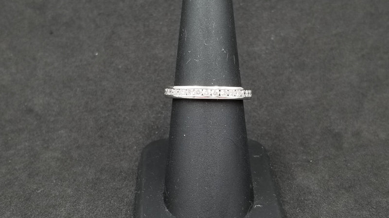 DIAMONDS 18 KT WHITE GOLD CHANNEL SET ETERNITY BAND