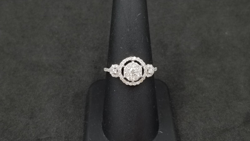 DIAMONDS CLUSTER HALO 14 KT WHITE GOLD RING