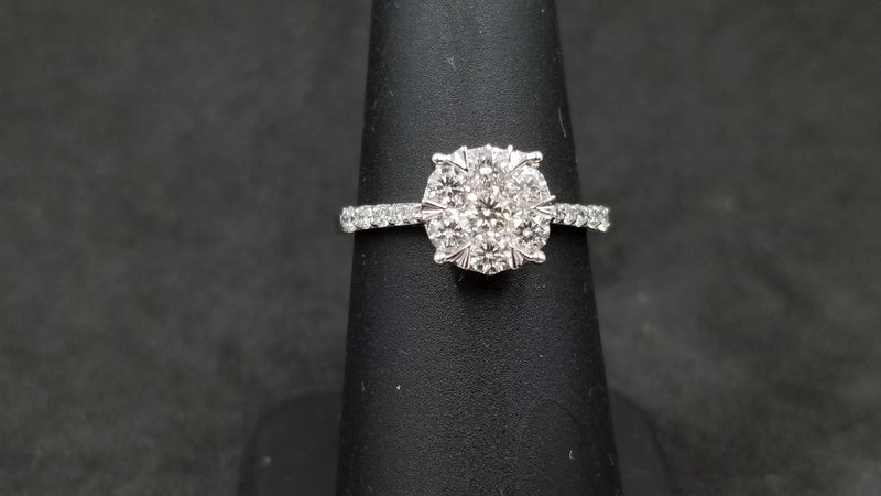 DIAMONDS CLUSTER  18 KT WHITE GOLD RING