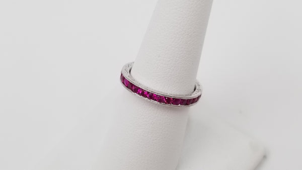 RUBY CHANNEL SET 18 KT WHITE GOLD ETERNITY BAND