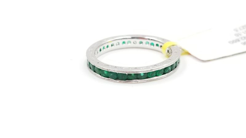 EMERALDS CHANNEL SET 18 KT WHITE GOLD ETERNITY BAND