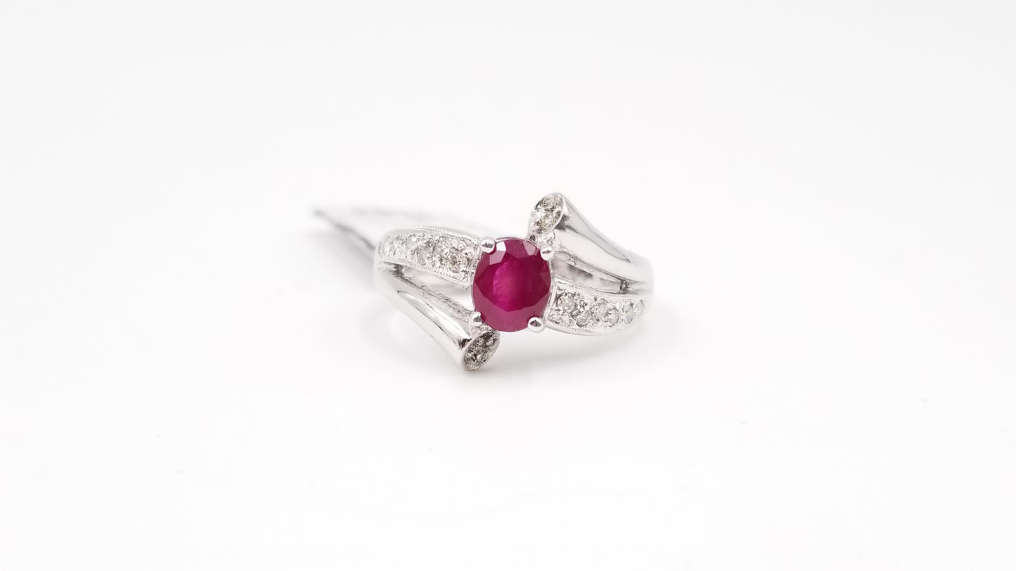 RUBY WITH DIAMONDS 14 KT WHITE GOLD RING