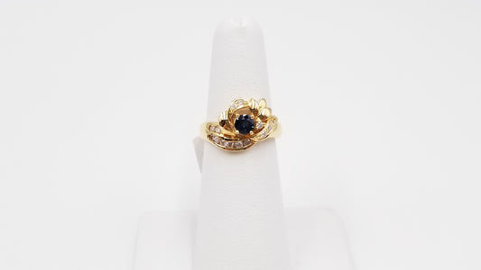 SAPPHIRE WITH DIAMONDS 18 KT YELLOW GOLD RING