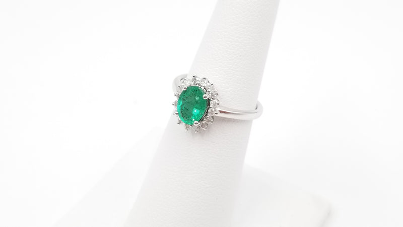 EMERALD ( OVAL ) WITH DIAMONDS 18 KT WHITE GOLD CLASSIC RING