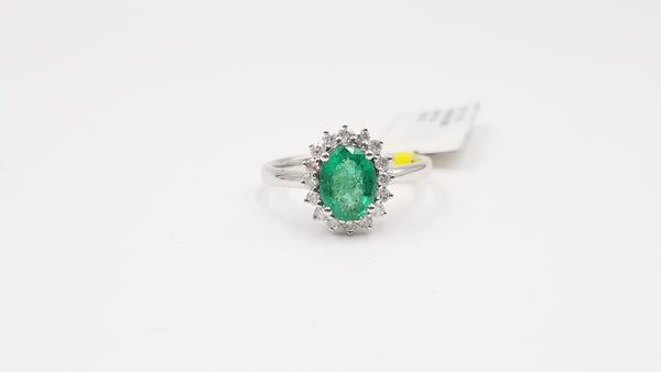 EMERALD ( OVAL ) WITH DIAMONDS 18 KT WHITE GOLD CLASSIC RING