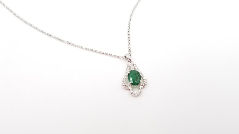 EMERALD ( OVAL ) WITH DIAMONDS SLIDE 14 KT WHITE GOLD NECKLACE