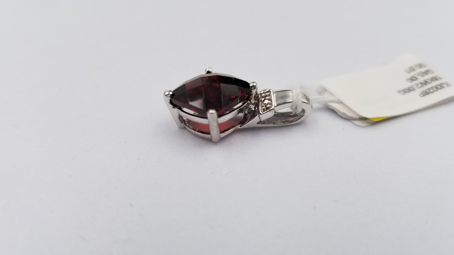 GARNET ( SQUARE CHECKERBOARD CUT 14 KT WHITE GOLD PENDANT