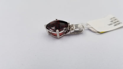 GARNET ( SQUARE CHECKERBOARD CUT 14 KT WHITE GOLD PENDANT