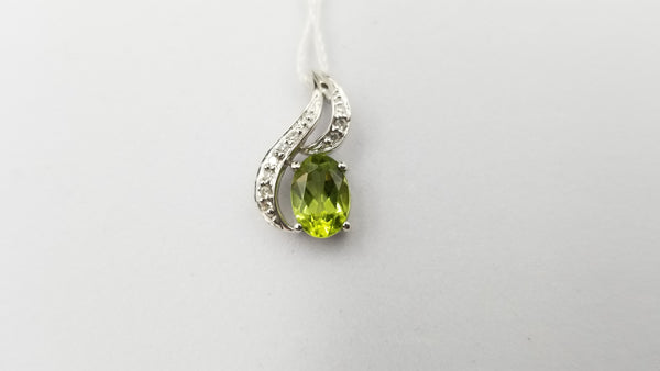 PERIDOT ( OVAL ) WITH DIAMONDS 14 KT WHITE GOLD PENDANT