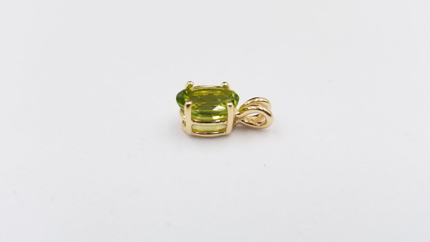 PERIDOT ( OVAL ) 6X8 MM 14 KT YELLOW GOLD PENDANT