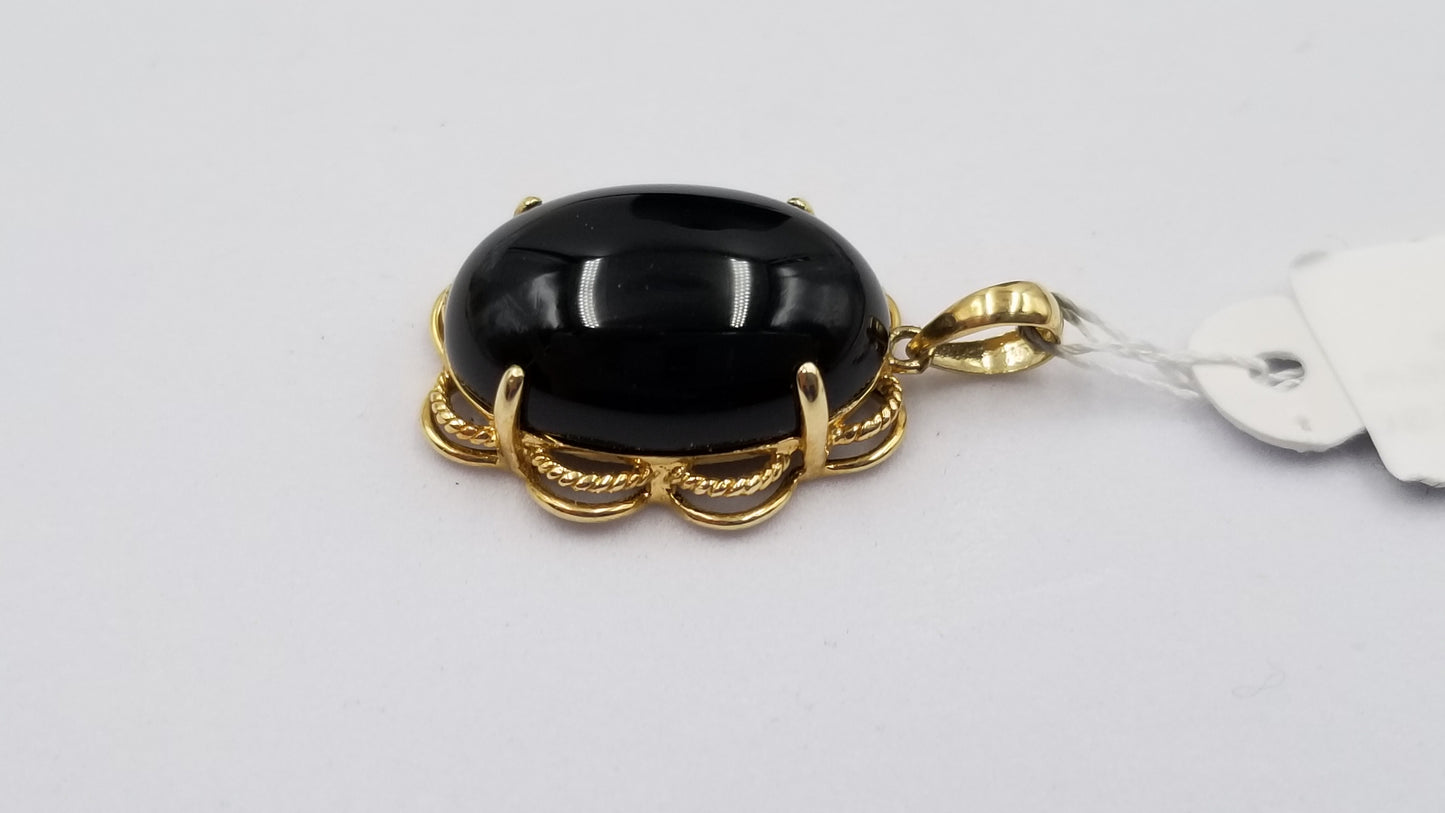 CABOCHON BLACK JADE ( OVAL ) 14 KT YELLOW GOLD PENDANT