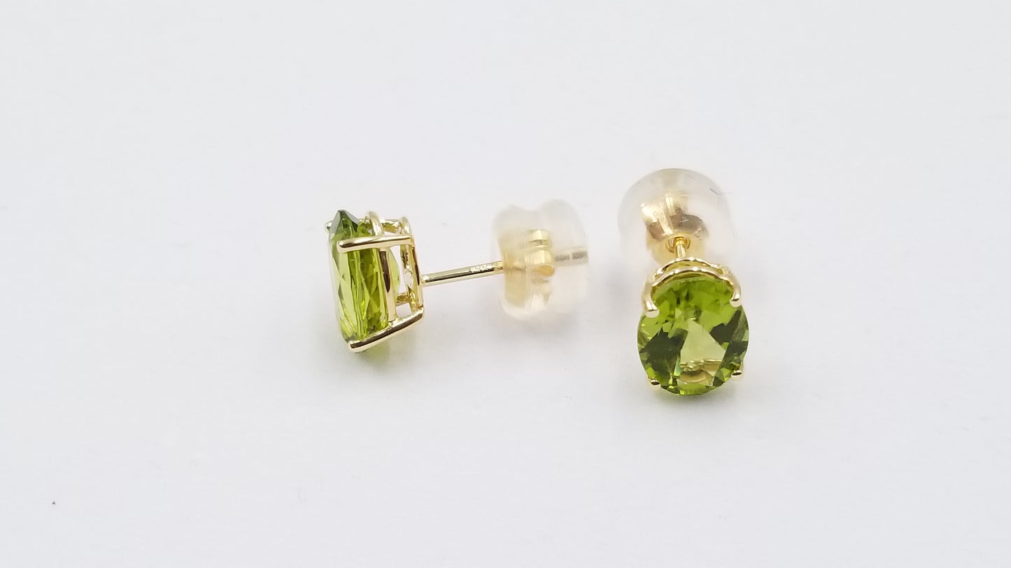 PERIDOT 6X8 MM OVAL 14 KT YELLOW GOLD STUDS EARRINGS