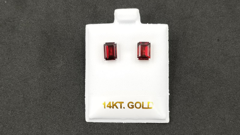 GARNET 6X8 MM EMERALD CUT 14 KT WHITE GOLD STUD EARRINGS