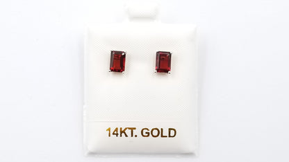GARNET 5X7 MM EMERALD CUT 14 KT YELLOW GOLD STUD EARRINGS