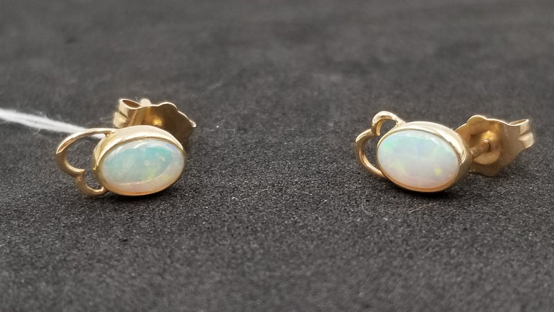 OPAL ( AUSTRALIAN ) OVAL BEZEL SET 14 KT YELLOW GOLD STUD EARRINGS