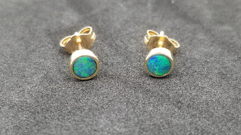 BOULDER OPAL DOUBLET ( AUSTRALIA )ROUND 14 KT YELLOW GOLD STUD EARRINGS