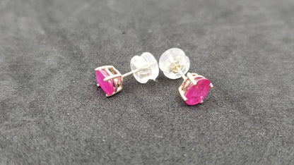 RUBY 5X7 MM OVAL 14 KT YELLOW GOLD STUD EARRINGS