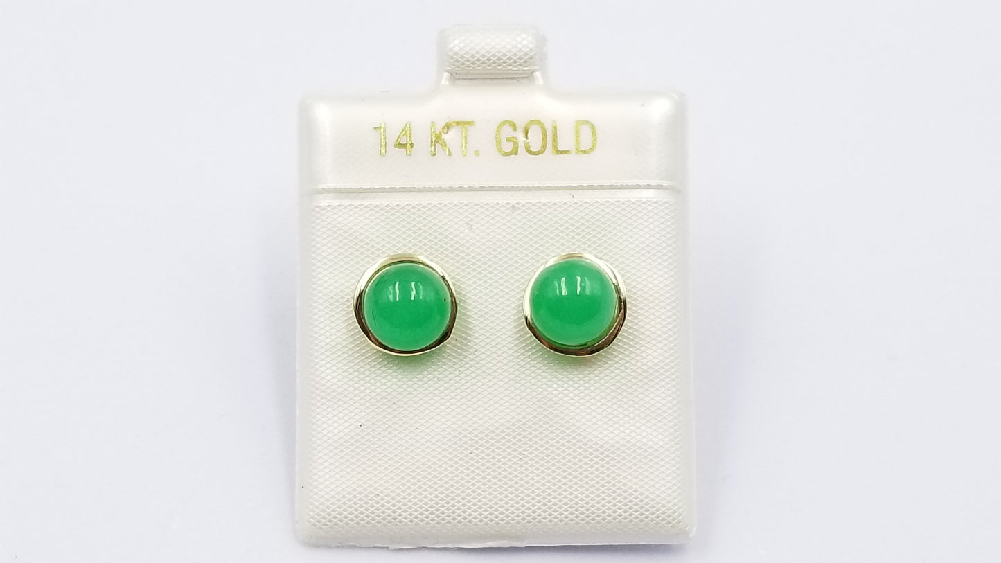 GREEN JADE ( DYED ) 8 MM BEAD 14 KT YELLOW GOLD STUD EARRINGS