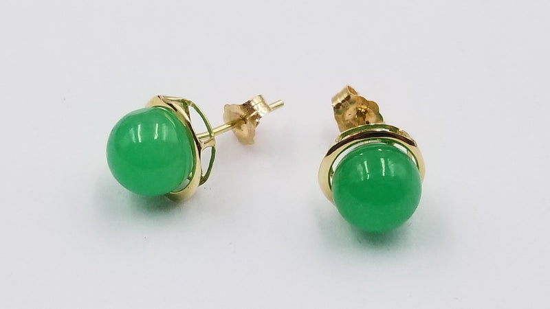 GREEN JADE ( DYED ) 8 MM BEAD 14 KT YELLOW GOLD STUD EARRINGS