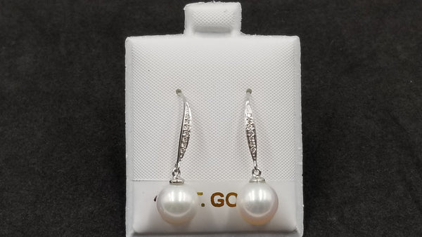 FRESHWATER CULTURE PEARL 8.5-9 MM WITH DIAMONDS 14 KT WHITE GOLD WIRE DANGLE EARRINGS