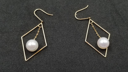 AKOYA CULTURE PEARL 8-8.5 MM 18 KT YELLOW GOLD DESIGNS WIRE DANGLE EARRINGS