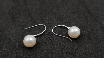 FRESHWATER CULTURE PEARL 8-8.5 MM 14 KT WHITE GOLD  WIRE DANGLE EARRINGS