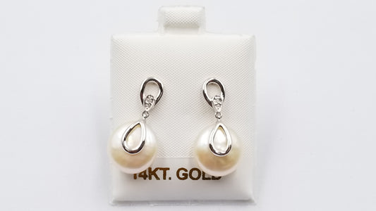 FRESHWATER COIN PEARL WITH DIAMONDS 14 KT WHITE GOLD PUSH BACKS DANGLE EARRINGS