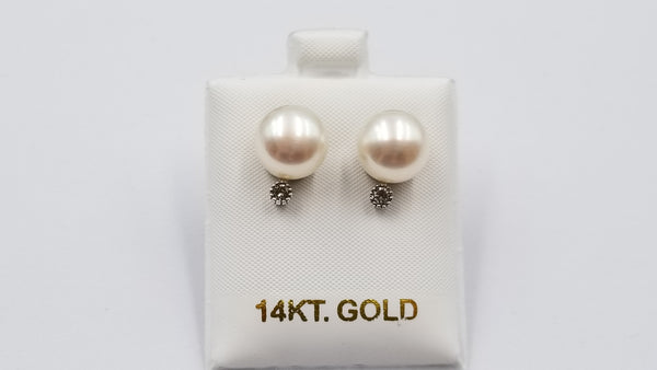FRESHWATER CULTURE BUTTON PEARL WITH DIAMONDS 14 KT WHITE GOLD PUSH BACK EARRINGS