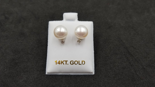 FRESHWATER CULTURE BUTTON PEARL WITH DIAMONDS 14 KT WHITE GOLD PUSH BACK EARRINGS