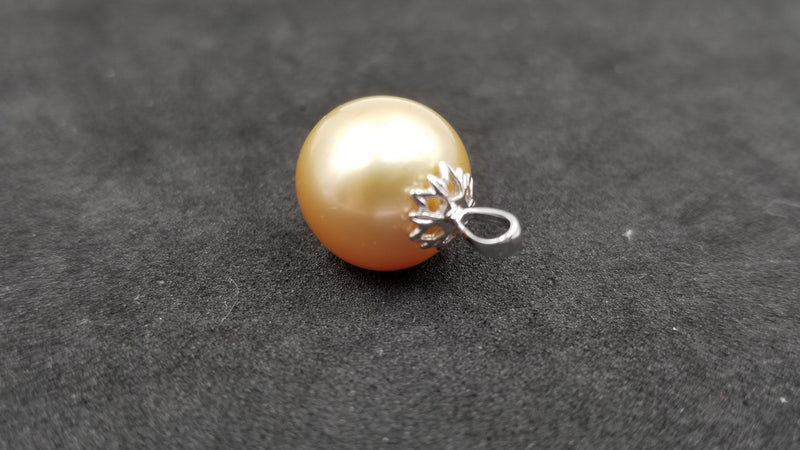 GOLDEN COLOR SOUTHSEA PEARL 12-13 MM BAROQUE SHAPE 14 KT WHITE GOLD PENDANT